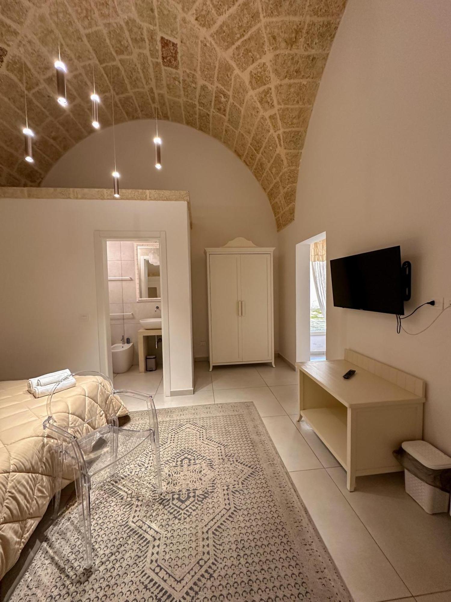 Palazzo Alma Luxury Rooms Casarano Eksteriør billede