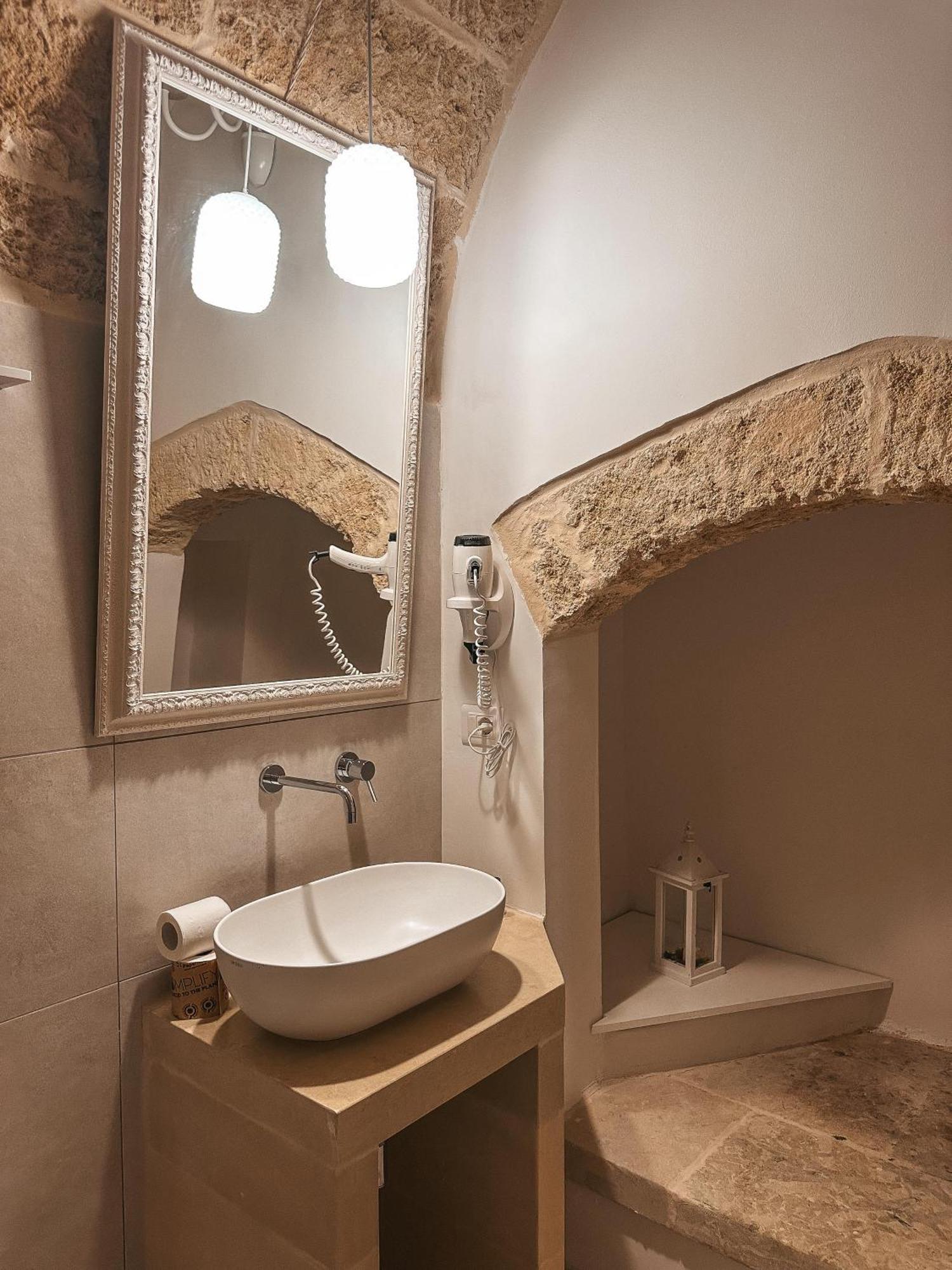 Palazzo Alma Luxury Rooms Casarano Eksteriør billede