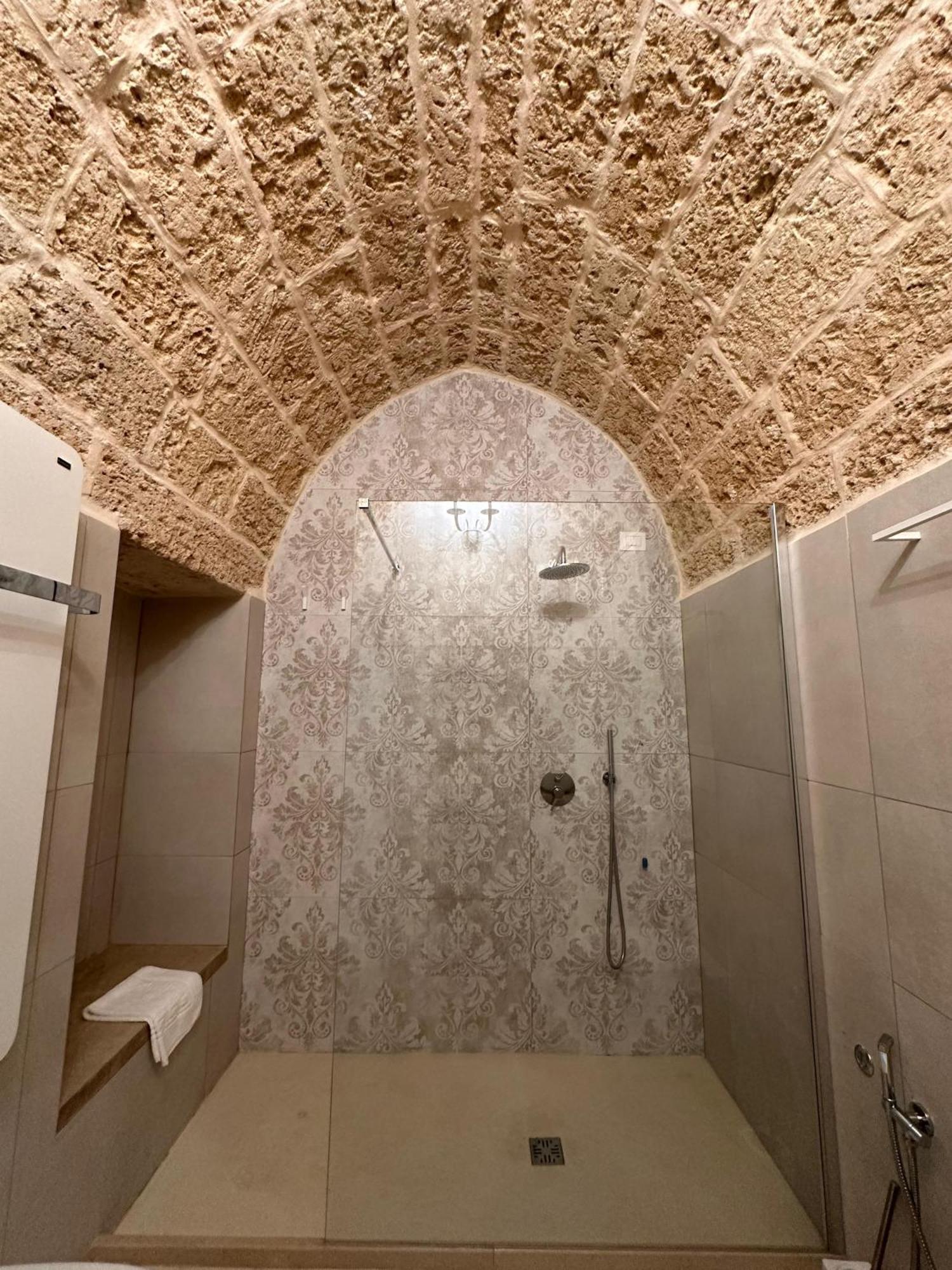 Palazzo Alma Luxury Rooms Casarano Eksteriør billede