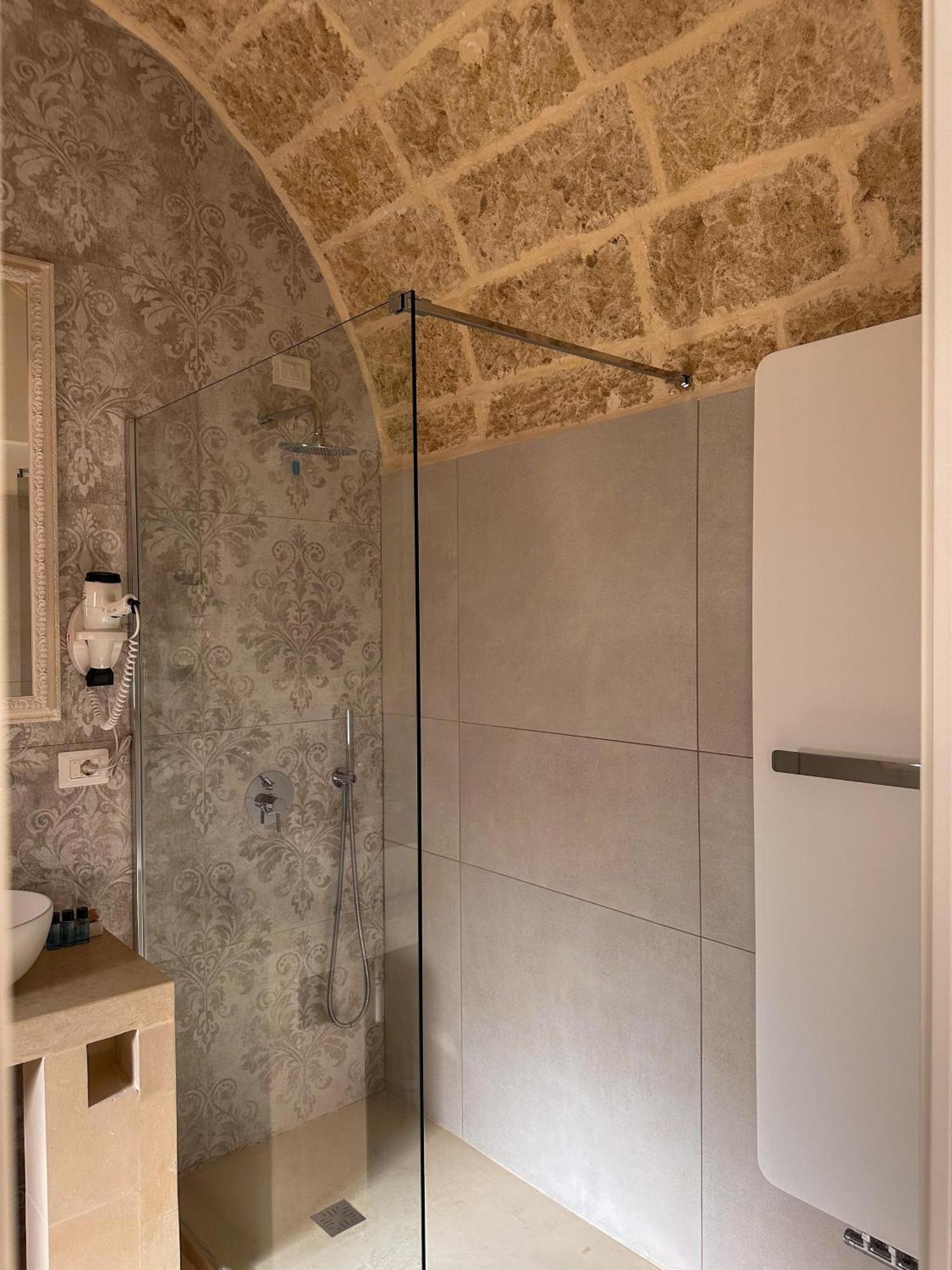 Palazzo Alma Luxury Rooms Casarano Eksteriør billede