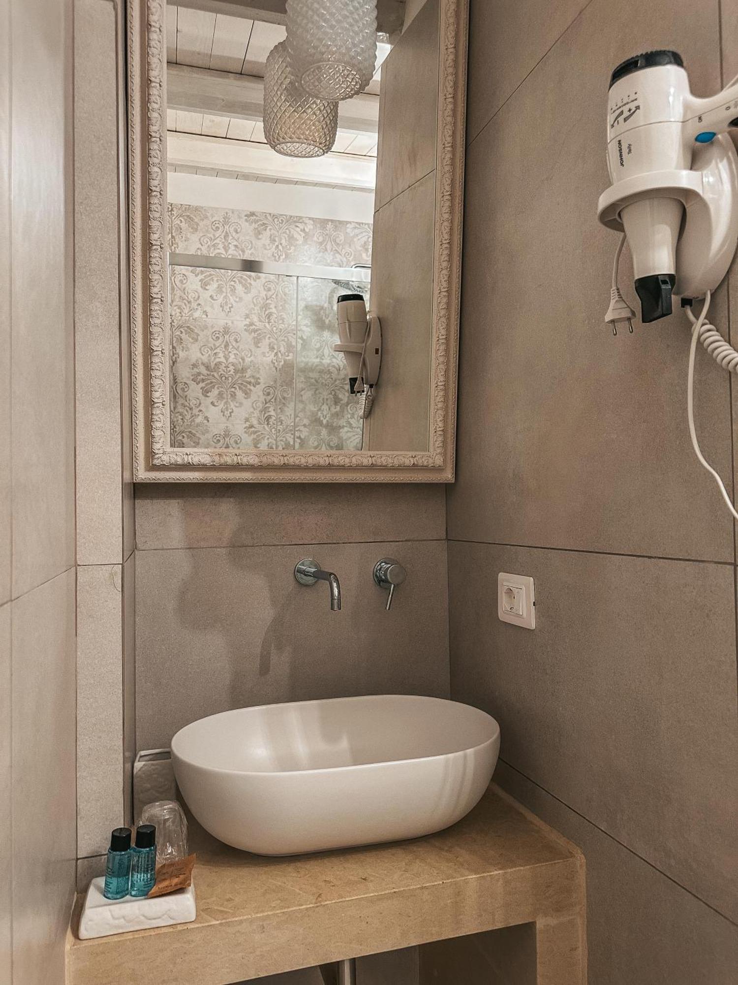 Palazzo Alma Luxury Rooms Casarano Eksteriør billede